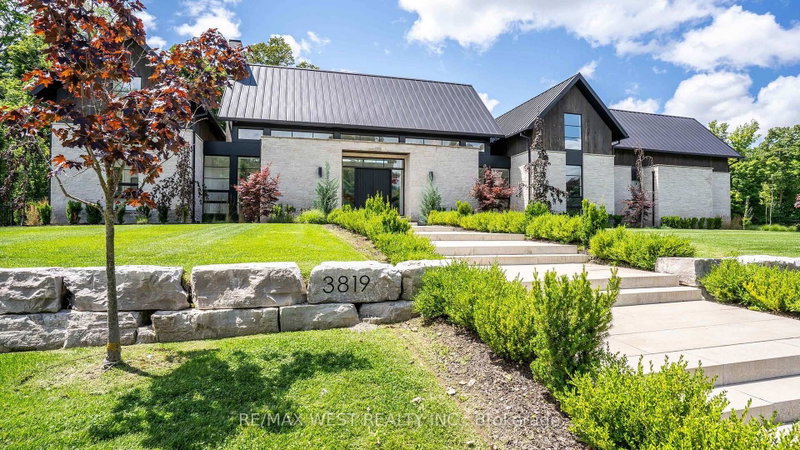 3819 Deer Trail