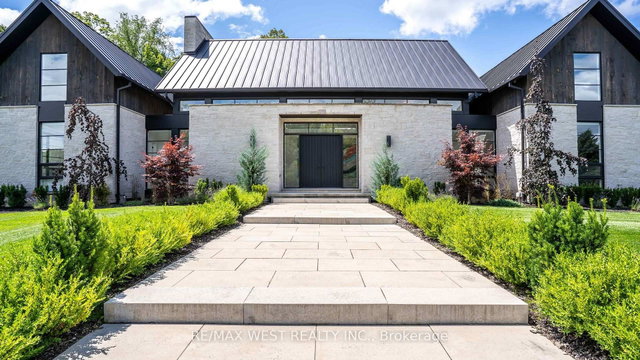 3819 Deer Trail