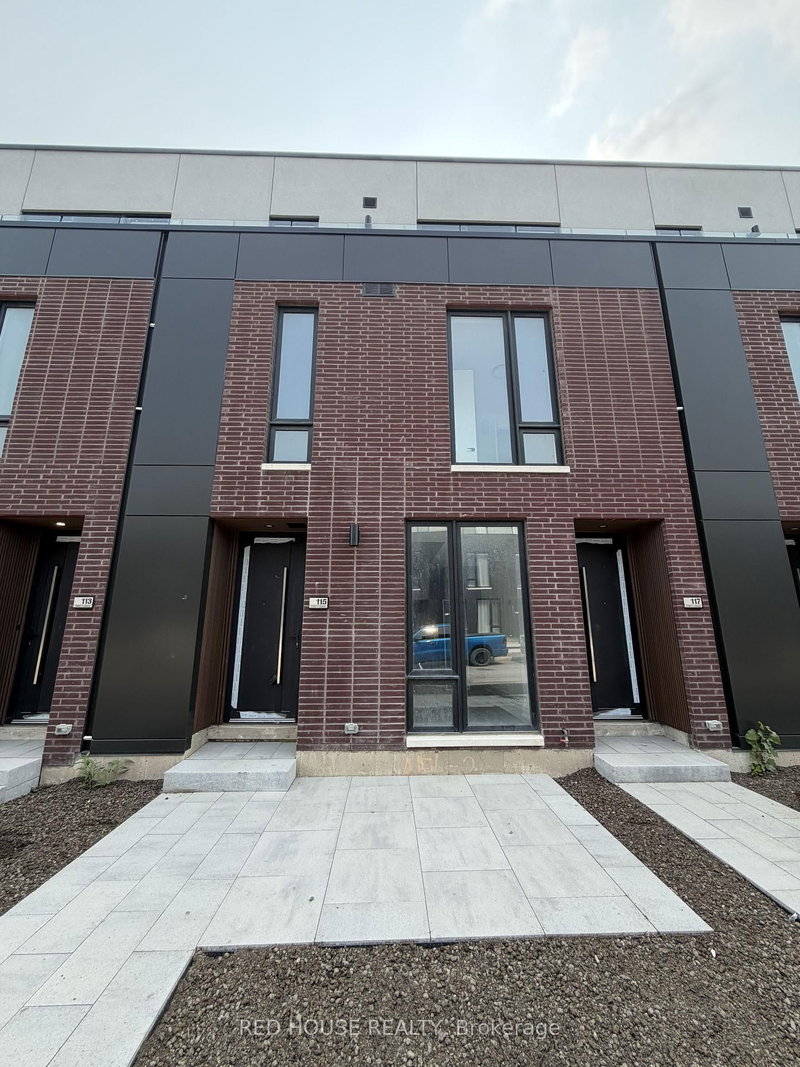 home for lease on 115 Everett Common