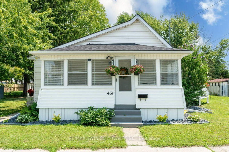 461 Selkirk Street