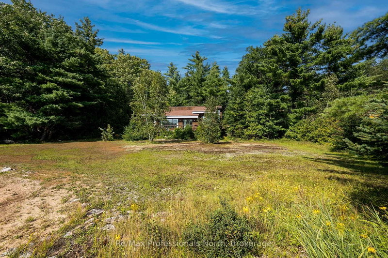 673 Peninsula Road W