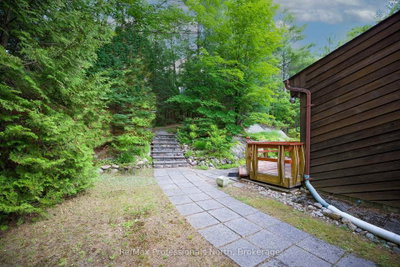 673 W Peninsula Road • Gravenhurst, ON photo 9