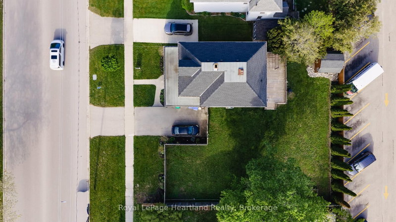 14 Elgin Avenue E