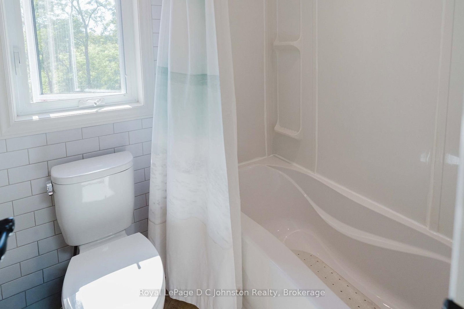 126 5th Avenue E • Owen Sound, ON photo 21