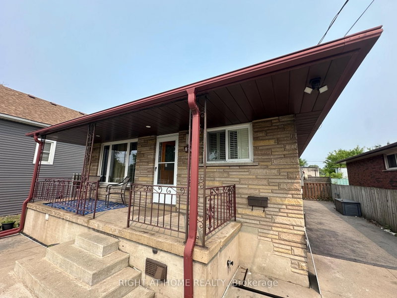 816 Dunn Avenue N