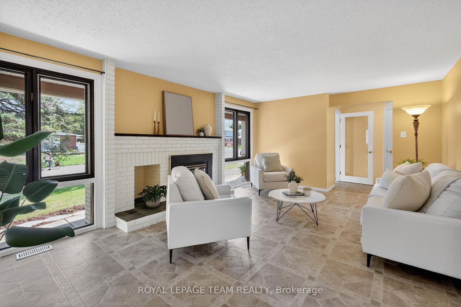 21 Lindhurst Crescent • Ottawa, ON photo 10