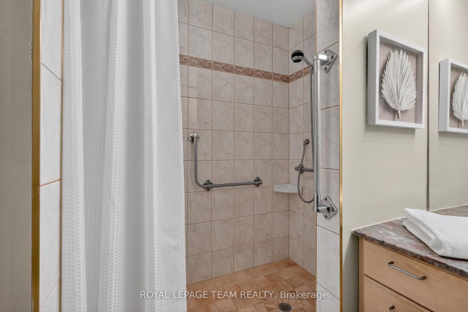 21 Lindhurst Crescent • Ottawa, ON photo 23