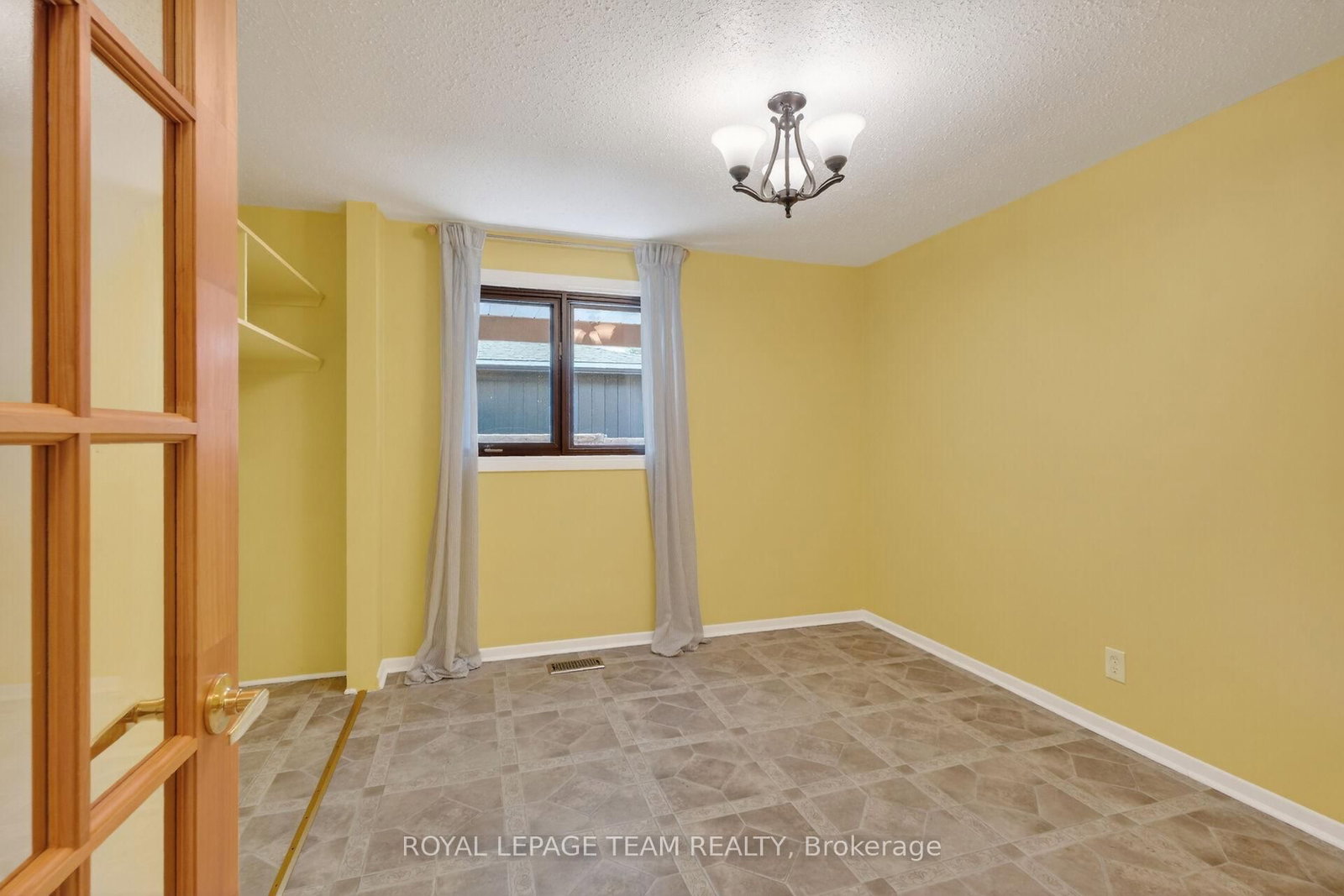 21 Lindhurst Crescent • Ottawa, ON photo 25