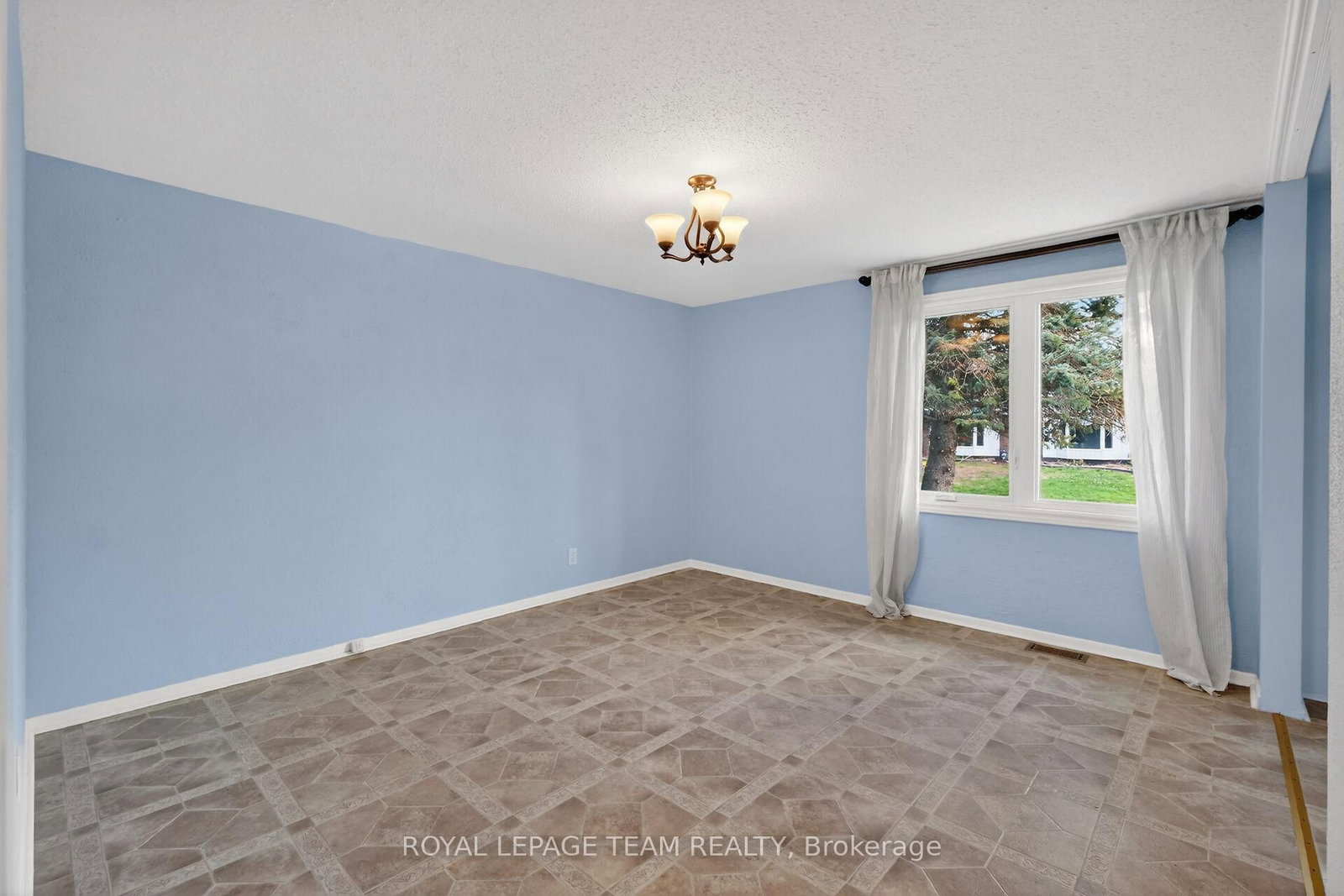 21 Lindhurst Crescent • Ottawa, ON photo 32
