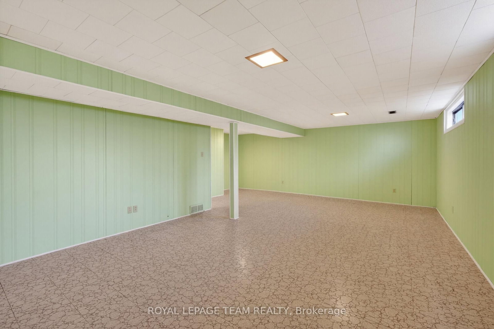 21 Lindhurst Crescent • Ottawa, ON photo 37