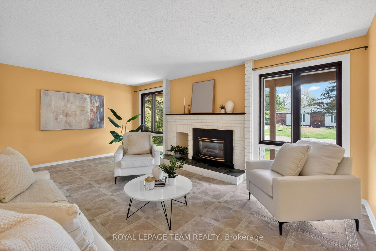 21 Lindhurst Crescent • Ottawa, ON photo 8