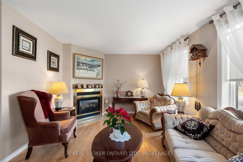 6287 Graham Crt photo 4