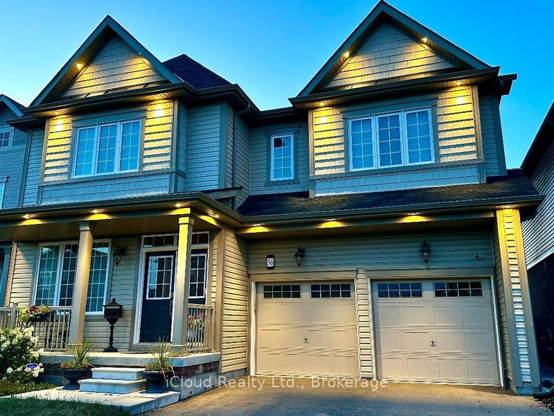 56 Esther Cres photo 4