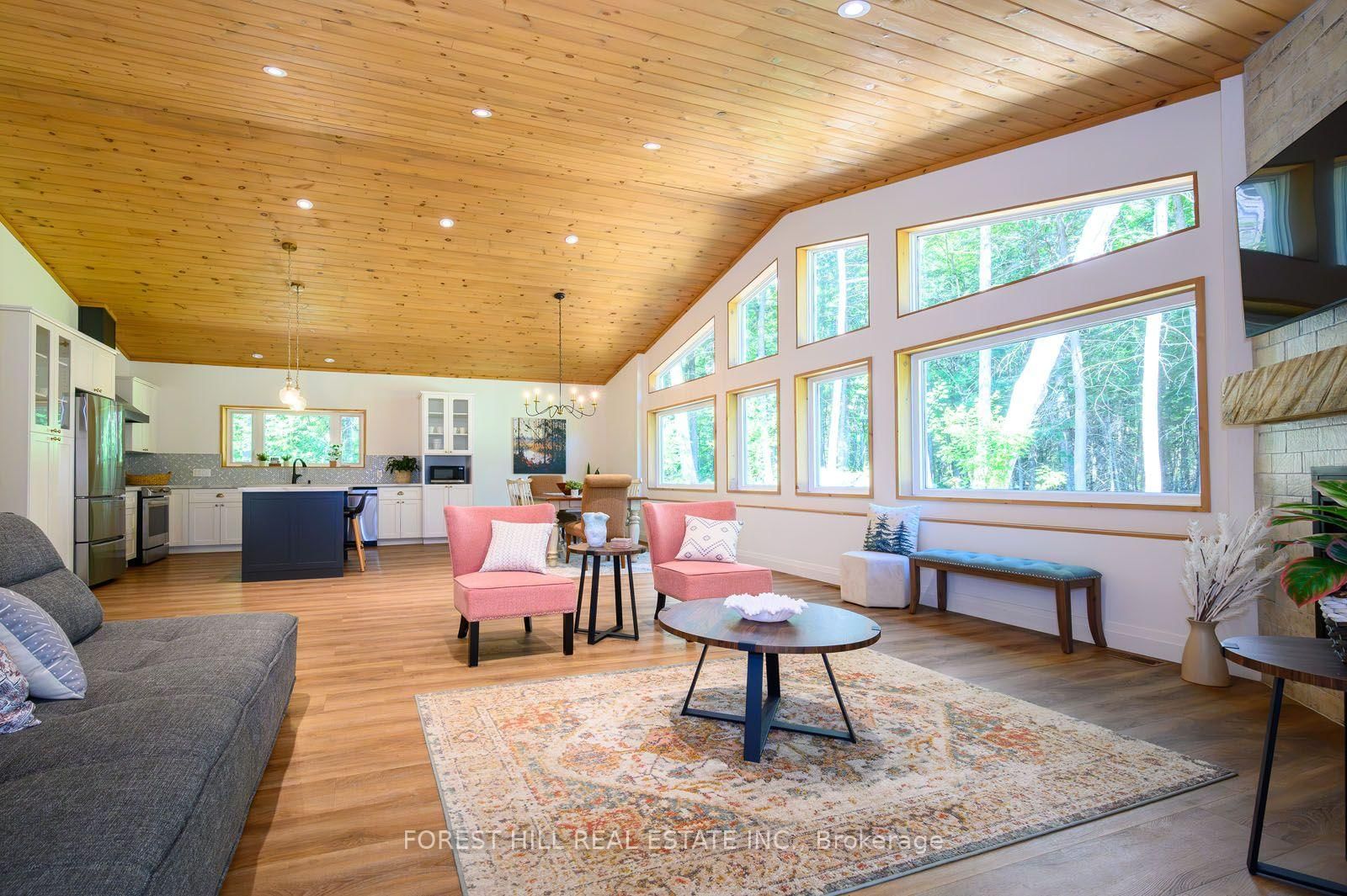 315 North Fox Lake Road • Huntsville, ON photo 8