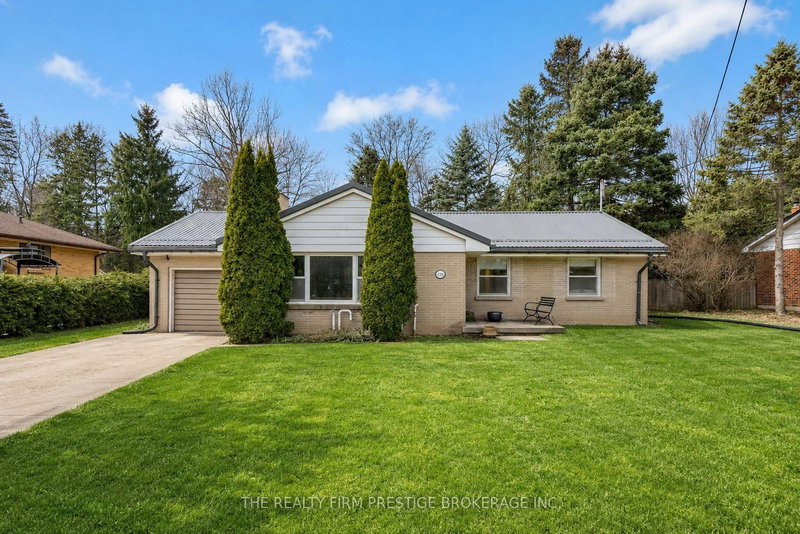 home for lease on 438 West Mile Road