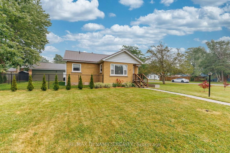 586 Lakeside Road