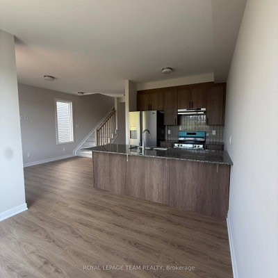 286 Les Emmerson Drive S — photo 5