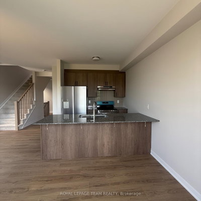 286 Les Emmerson Drive S — photo 6