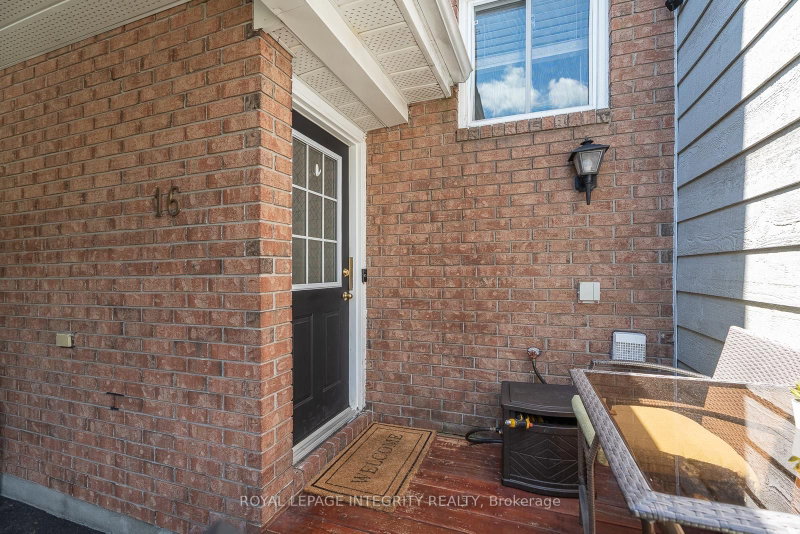 16 Stamford Private