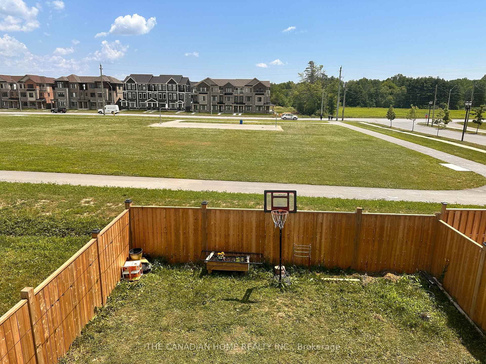 22 Legacy Lane • Thorold, ON photo 39