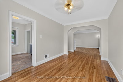 2445 Alta Vista Drive • Ottawa, ON photo 8