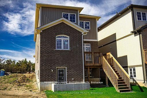 35 COLDBROOK Drive