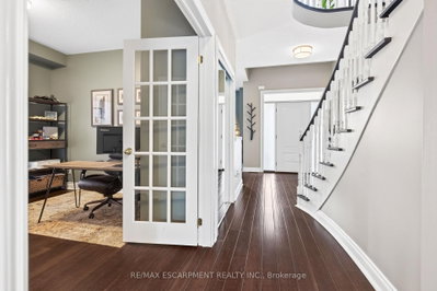 16 Watercliff Place • Hamilton, ON photo 9