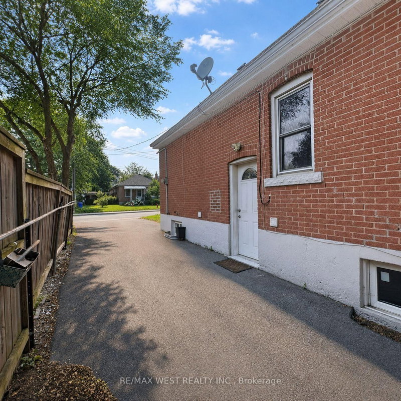 home for lease on BSMT-53 Shadyside Avenue