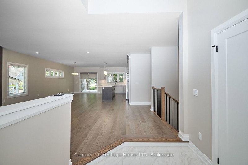 336 Sugarloaf St photo 5