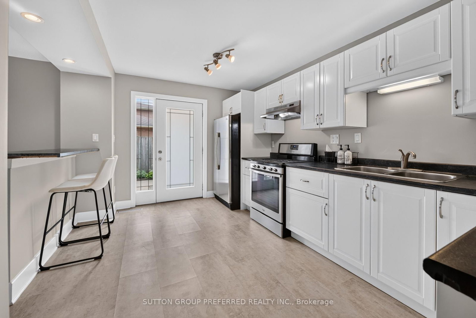 1271 Norman Avenue • London South, ON photo 16