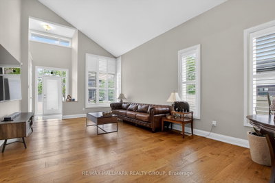 341 Serenade Crescent • Ottawa, ON photo 5
