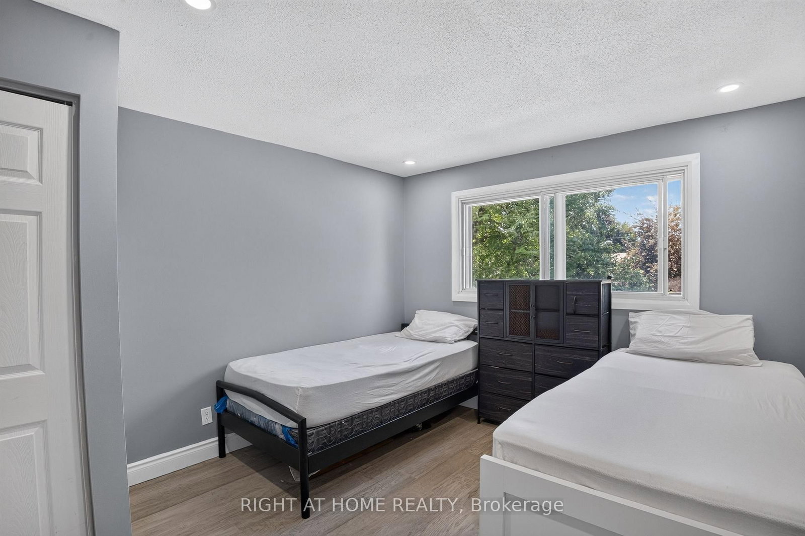 1385 Chartrand Avenue • Orleans, ON photo 18