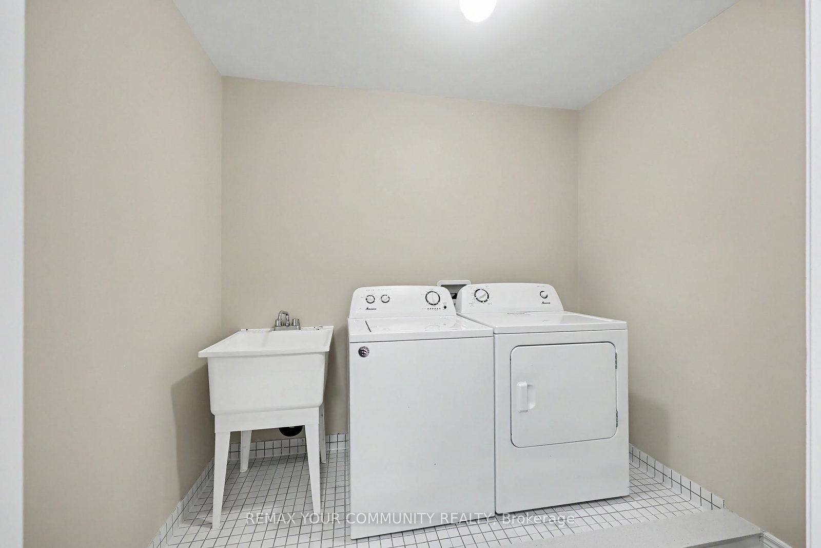 56 Skinner Drive • Guelph, ON photo 20