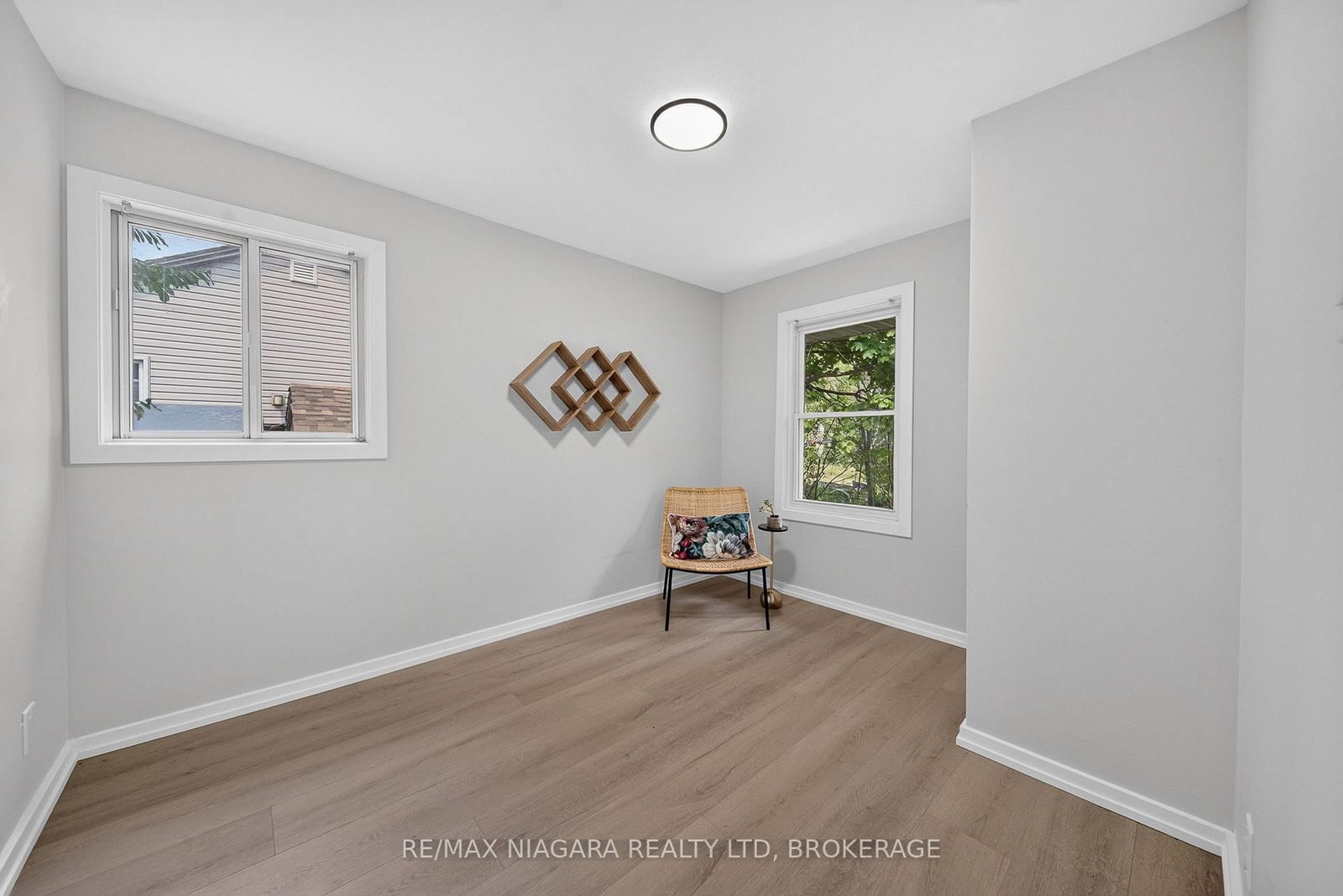 7072 Dell Avenue • Niagara Falls, ON photo 15