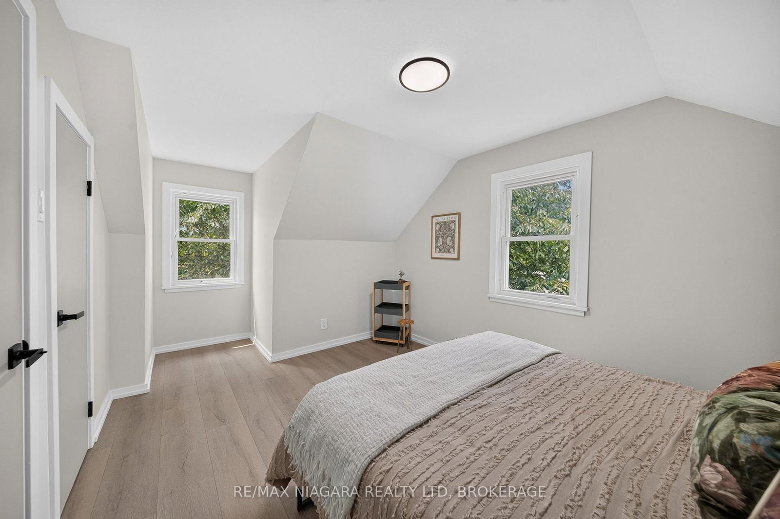 7072 Dell Avenue • Niagara Falls, ON photo 23