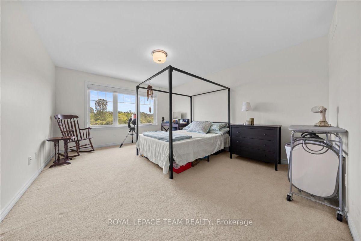 552 Jackdaw Avenue • Ottawa, ON photo 18