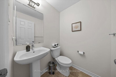552 Jackdaw Avenue • Ottawa, ON photo 4