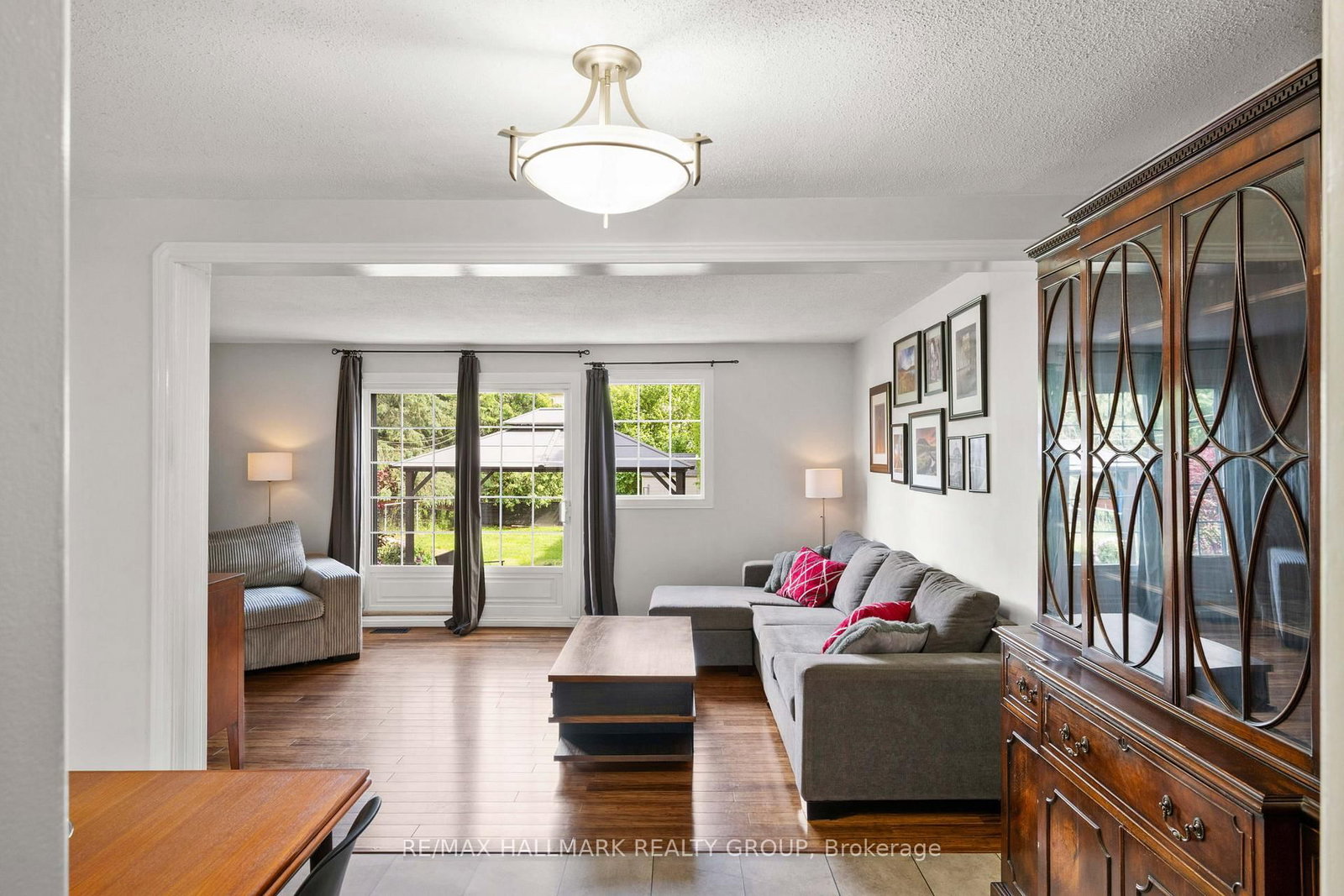 1791 Lamoureux Drive • Ottawa, ON photo 11