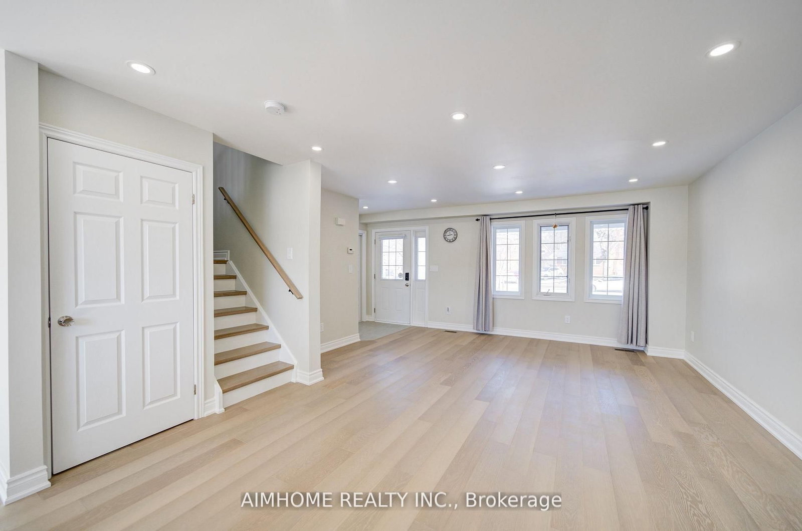 36 Grand River Avenue • Brantford, ON photo 10