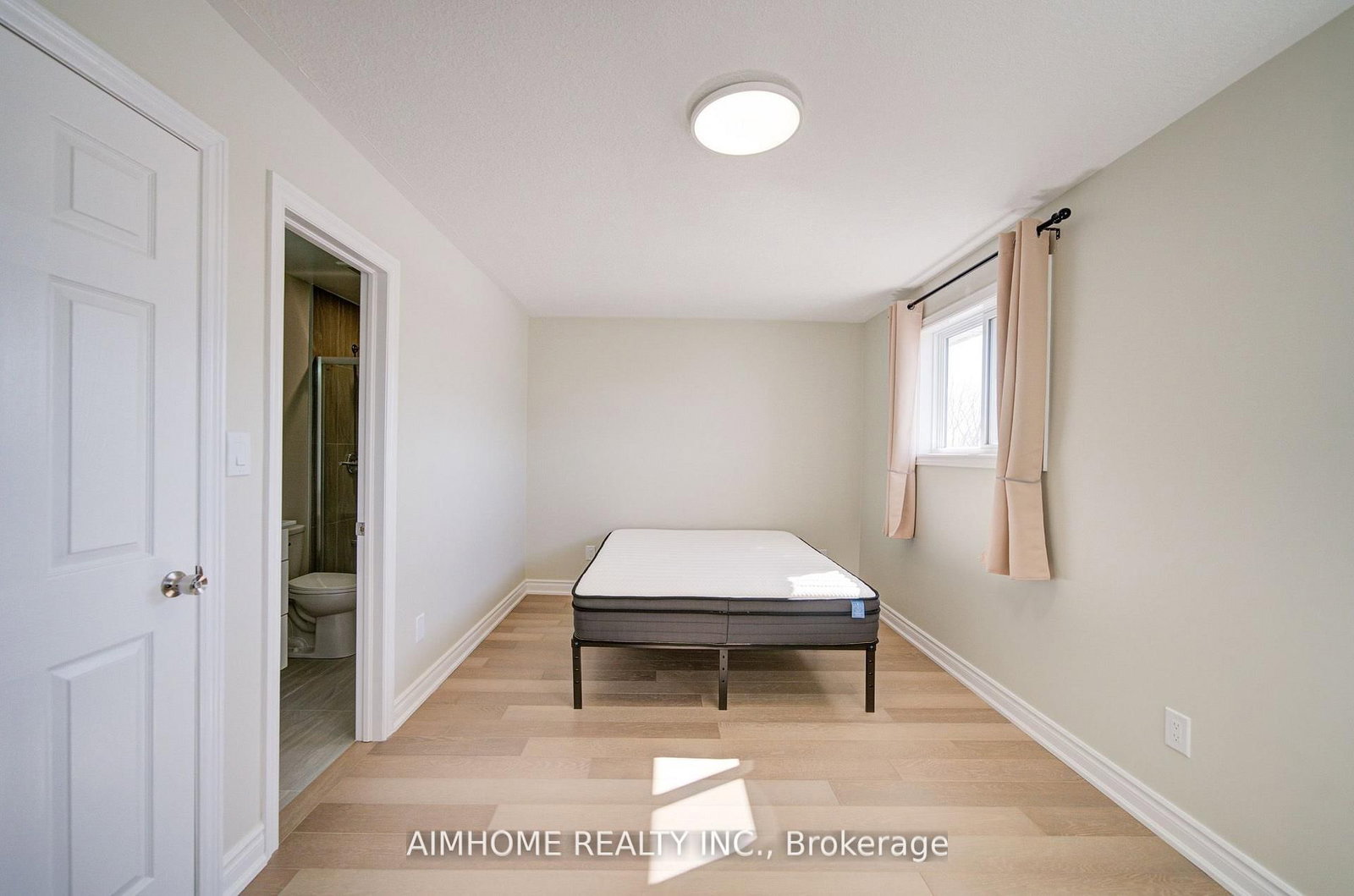 36 Grand River Avenue • Brantford, ON photo 23