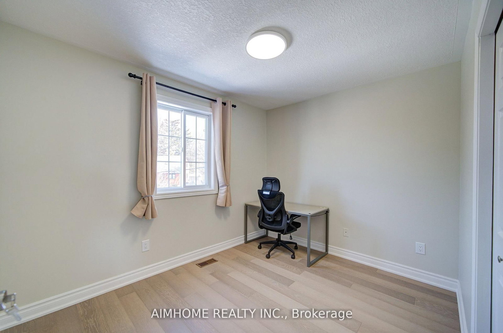 36 Grand River Avenue • Brantford, ON photo 31