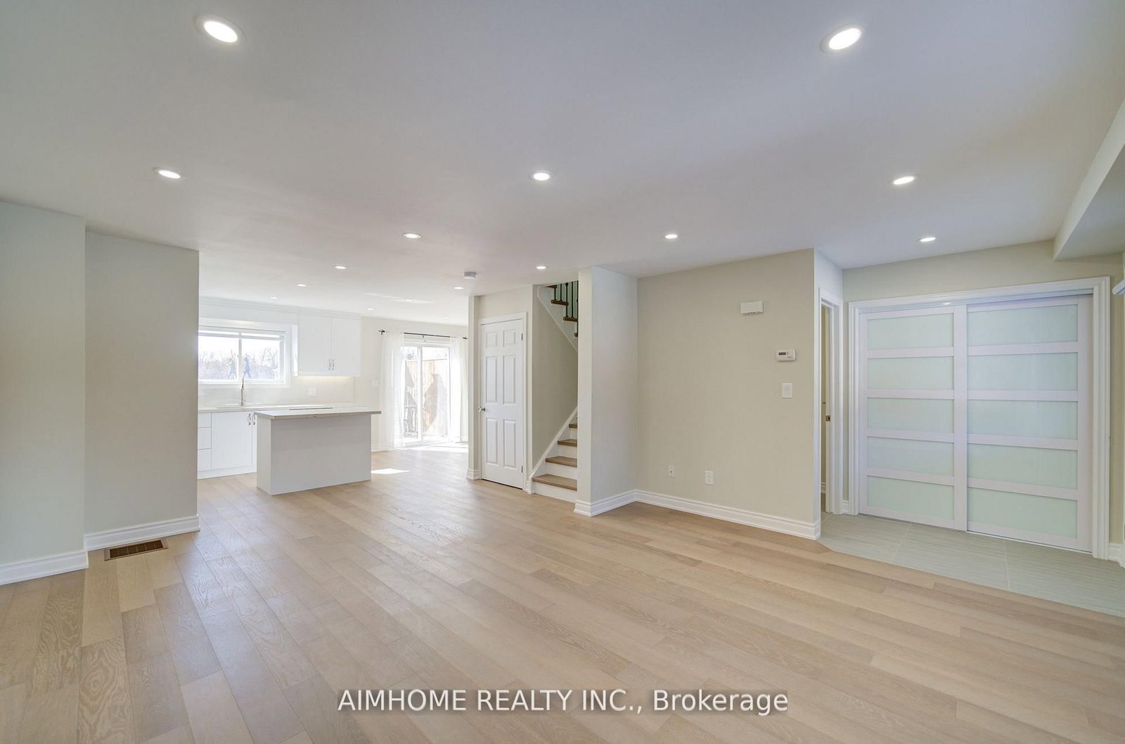 36 Grand River Avenue • Brantford, ON photo 8