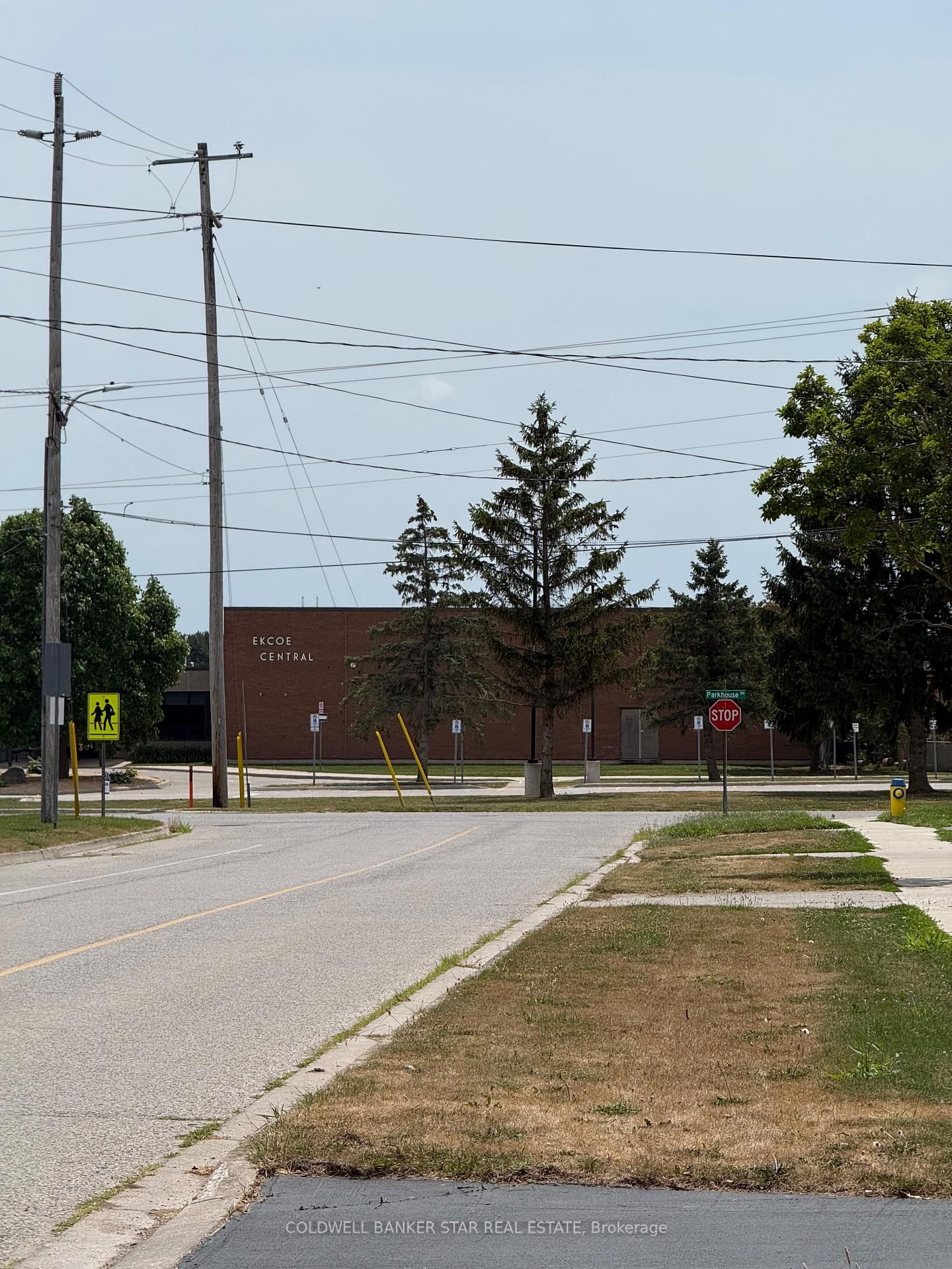 112 VICTORIA Street • Southwest Middlesex, ON photo 2