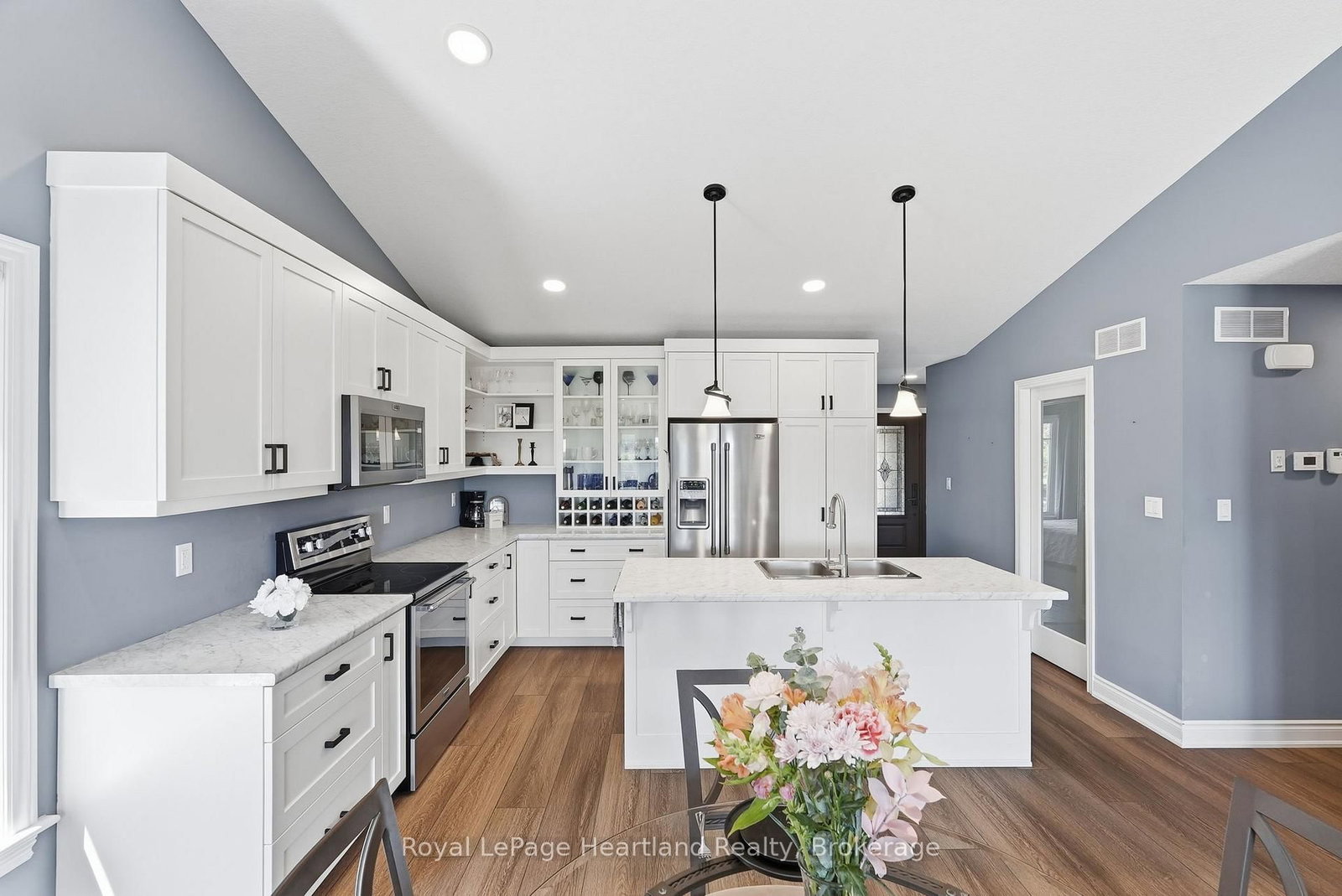 10 S Minto Street • Minto, ON photo 12