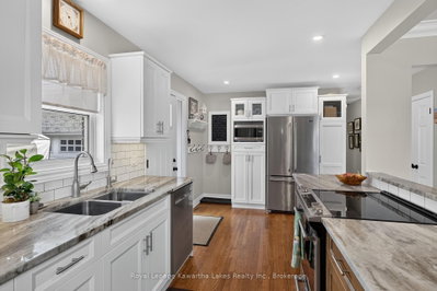 18 Madill Crescent • Kawartha Lakes, ON photo 8