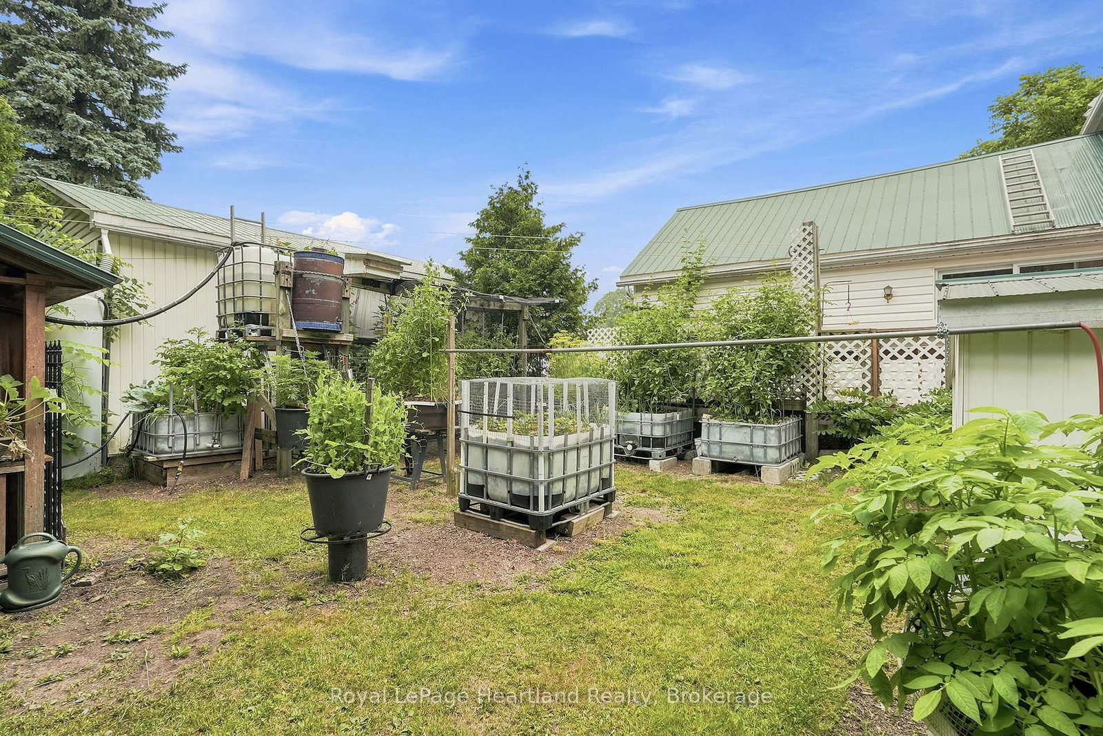 2037 Harriston Road • Howick, ON photo 36