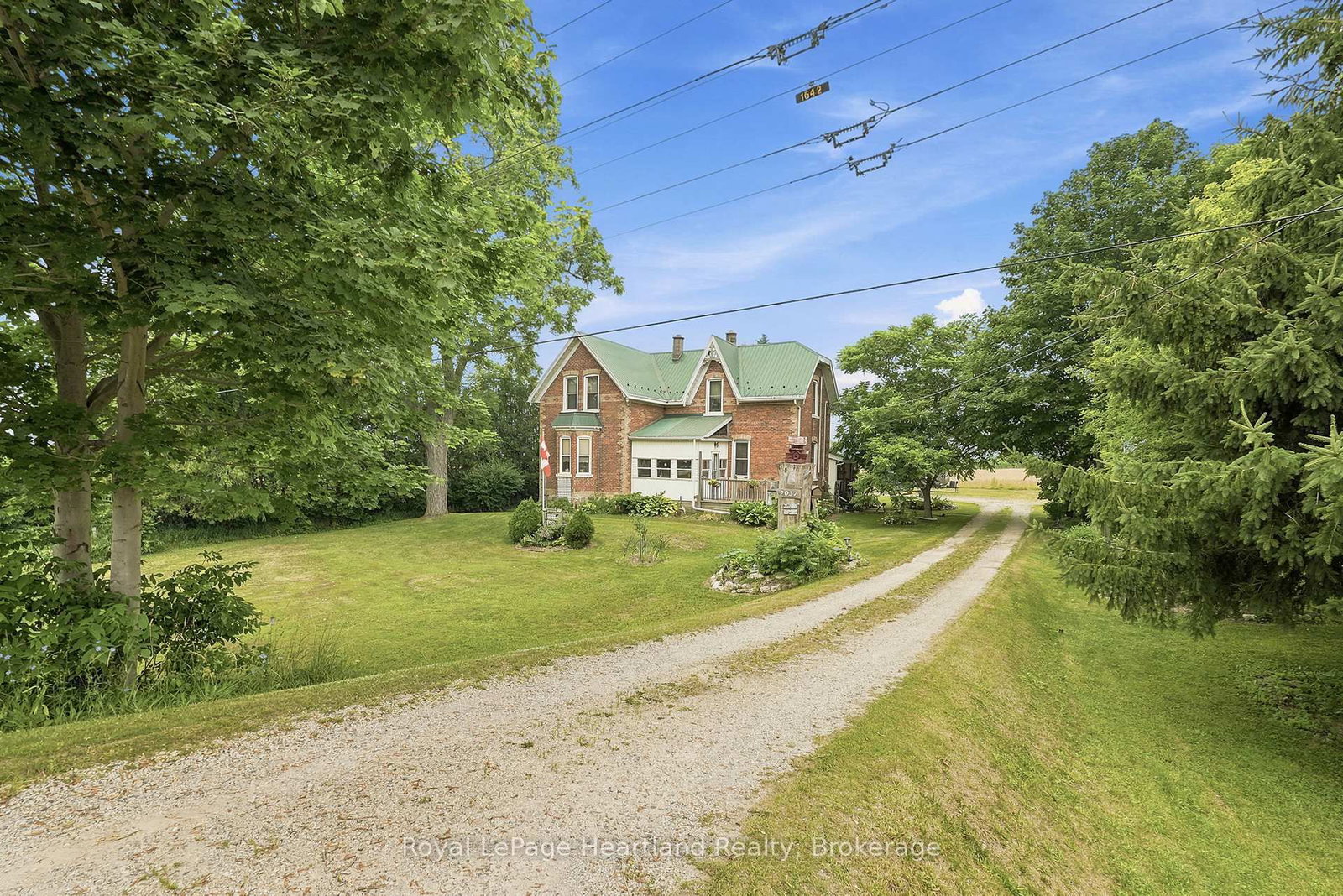 2037 Harriston Road • Howick, ON photo 4