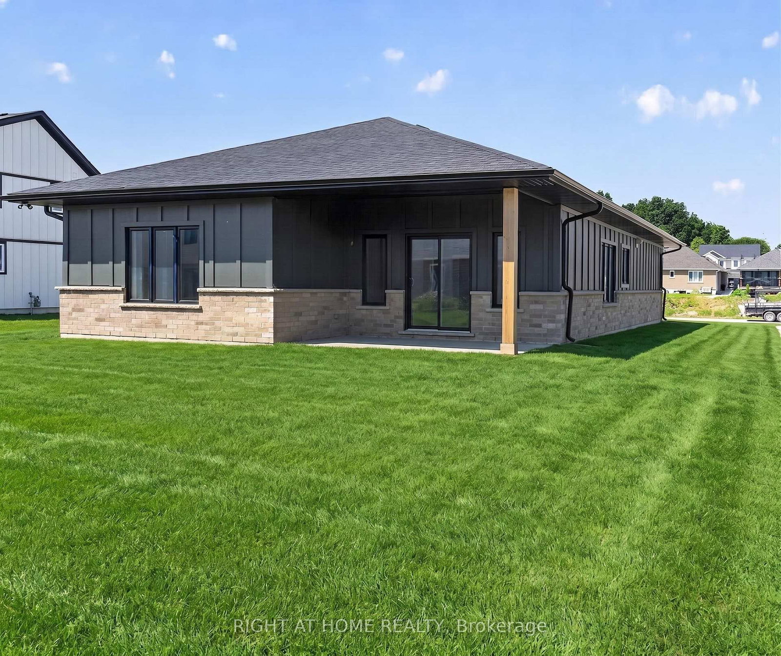 173 Renaissance Drive • St. Thomas, ON photo 1