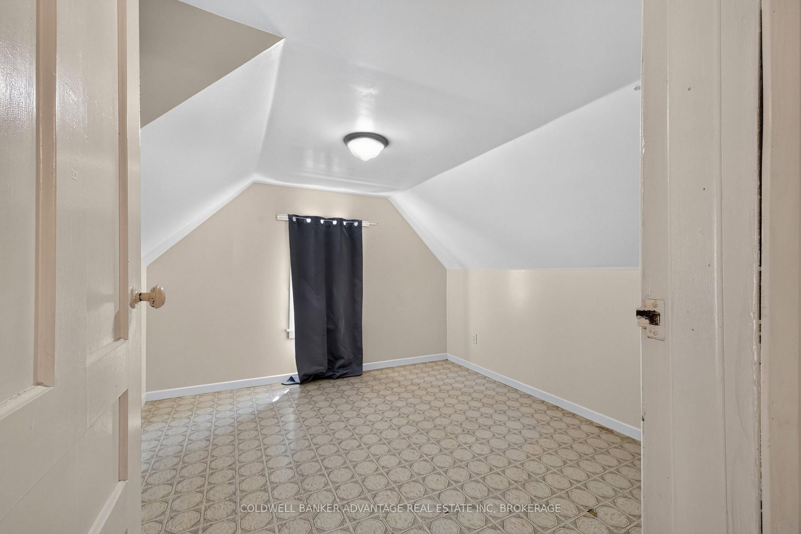 229 Broadway Avenue • Welland, ON photo 12