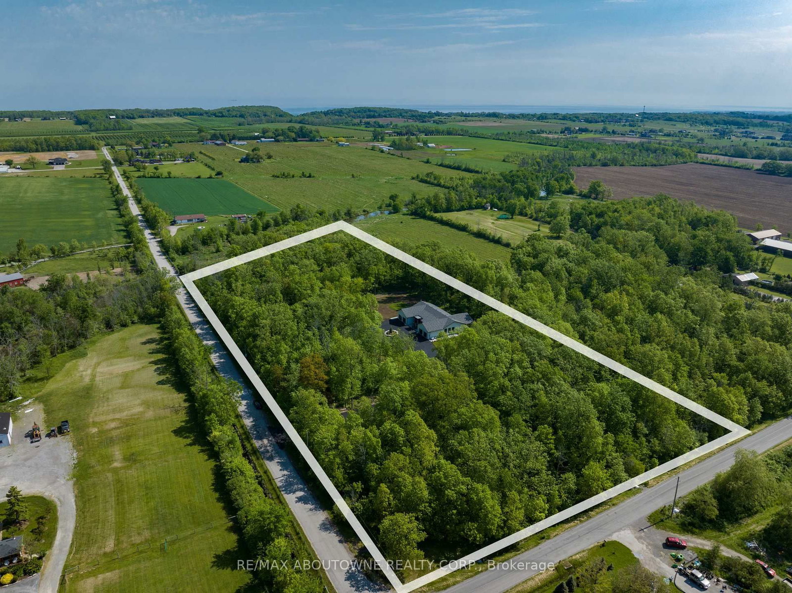 295 Allen Road • Grimsby, ON photo 33